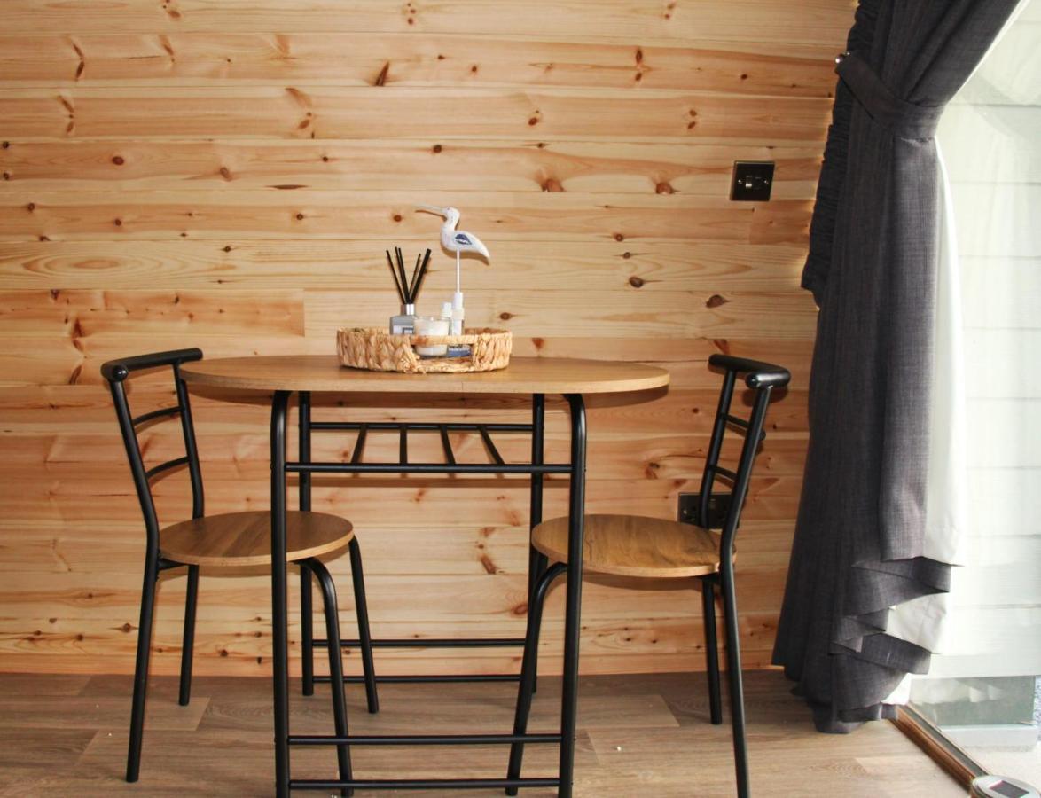 Lodge Sea Crest Pods *